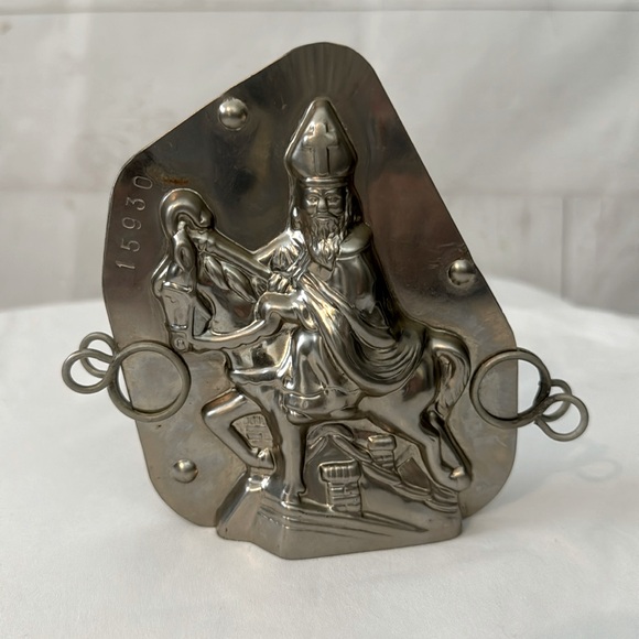Vintage Holland Chocolate Mold St. Nicholas On Rooftops - Picture 1 of 9
